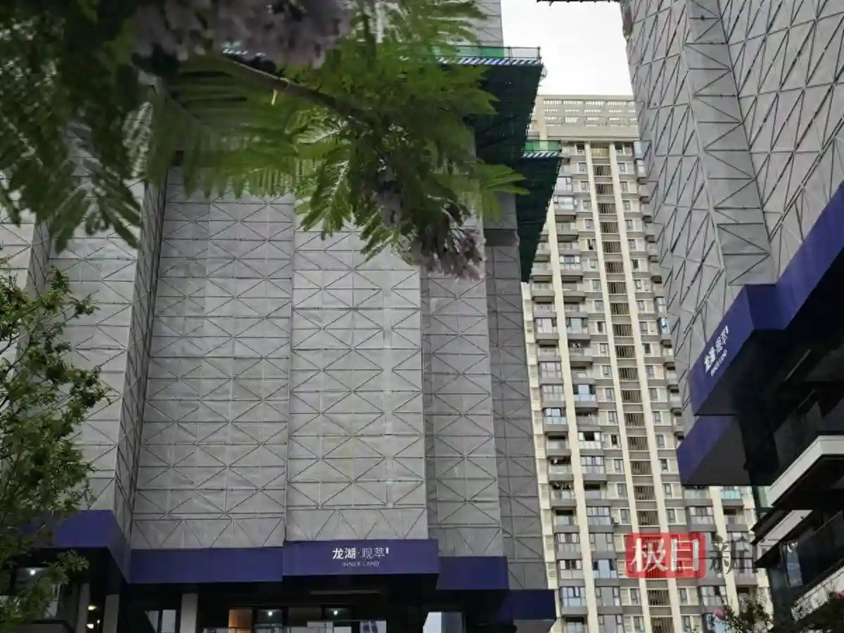 中国楼市一线观潮|成都“银十”成交量远超“金九”，中介凌晨五点半去办证大厅排队